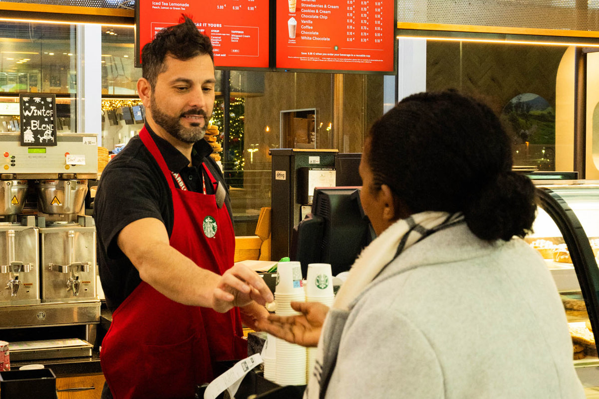 starbucks-bmediagroup (10).jpg