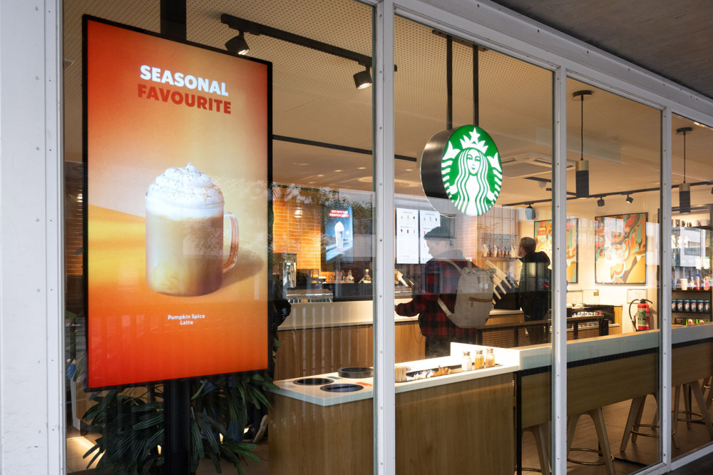 outdoor-window-display (1).jpg